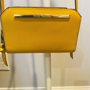 🌻Steve Madden yellow Cross body bag NWOT